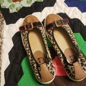 Leopard print flats